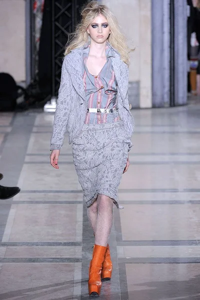 Look 24